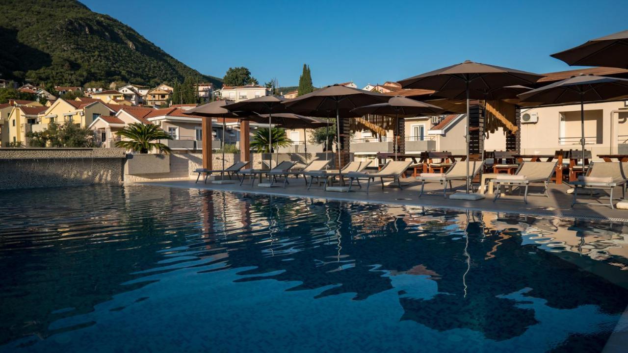 Sun Village Aparthotel แฮร์เซ็ก-โนวี ภายนอก รูปภาพ