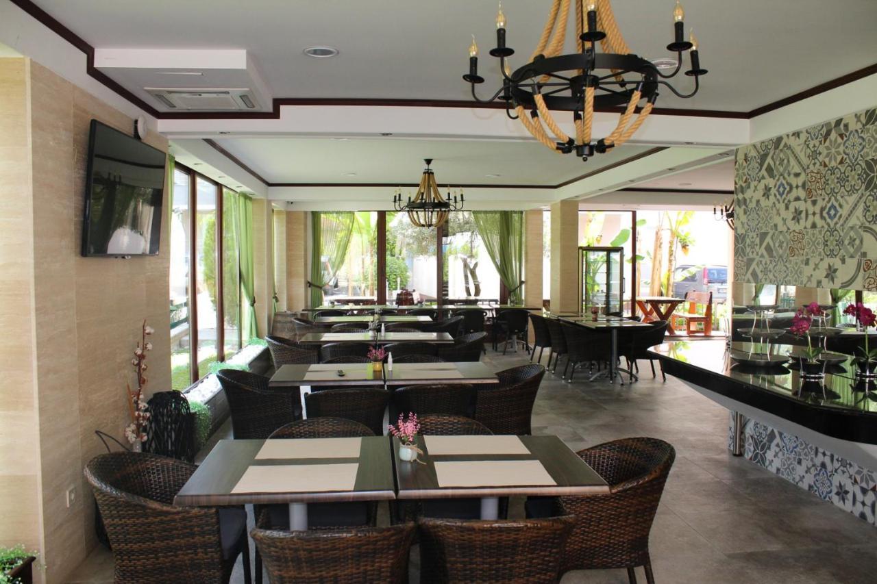 Sun Village Aparthotel แฮร์เซ็ก-โนวี ภายนอก รูปภาพ