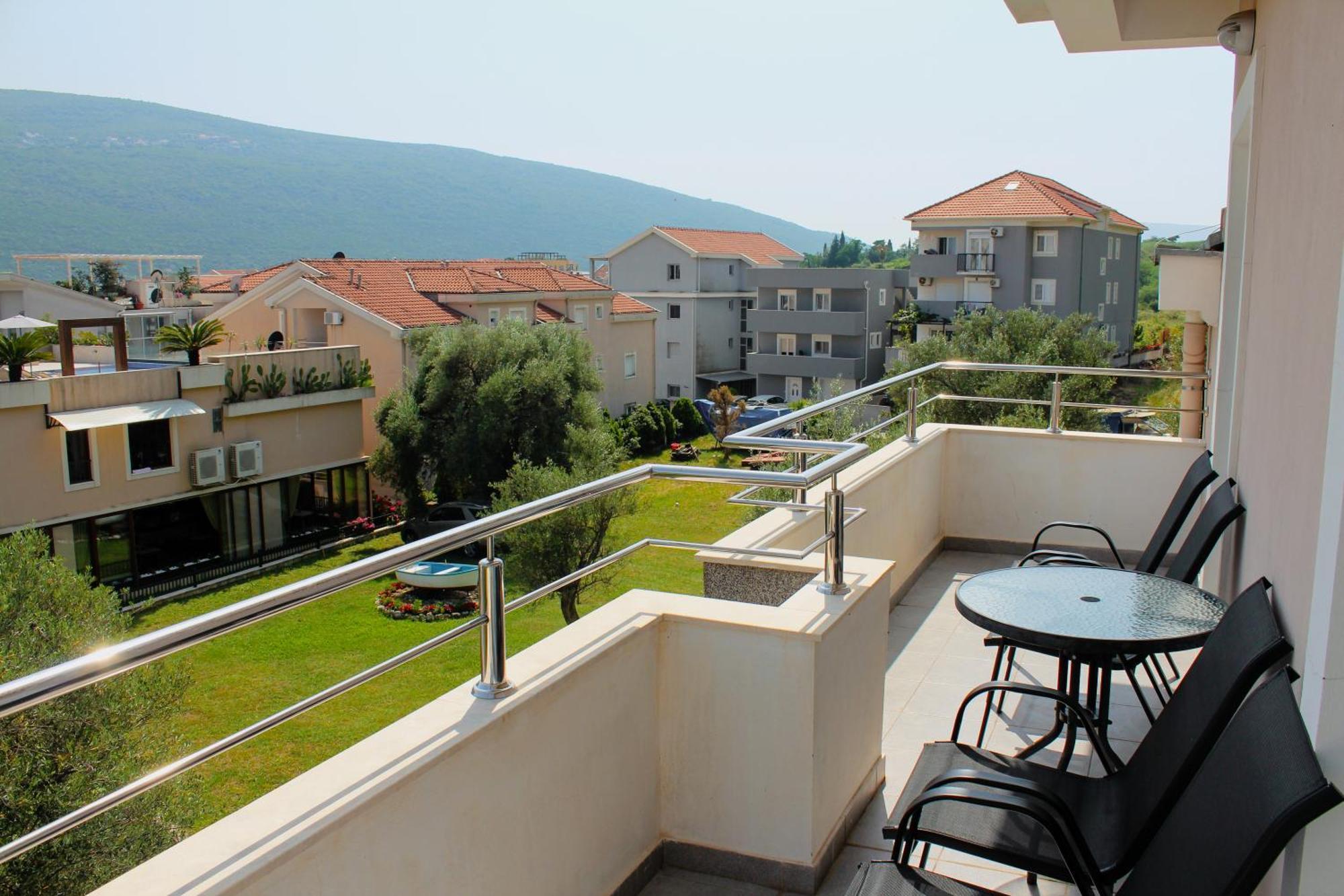 Sun Village Aparthotel แฮร์เซ็ก-โนวี ห้อง รูปภาพ
