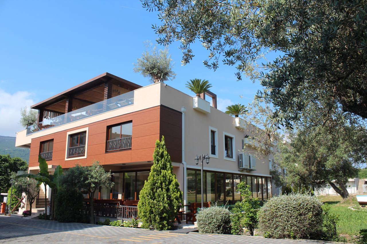 Sun Village Aparthotel แฮร์เซ็ก-โนวี ภายนอก รูปภาพ
